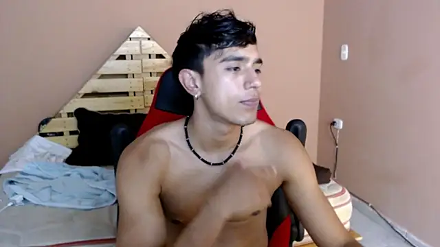 Snapshot of karlgiles_ chatting on March 2025 08:37:02 PM karlgiles online show from March 2025 08:37:02 PM