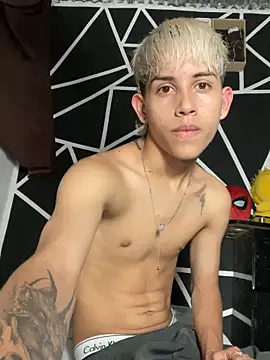 Snapshot of migueyalejo_teens chatting on November 2025 03:39:02 AM migueyalejo teens online show from November 2025 03:39:02 AM