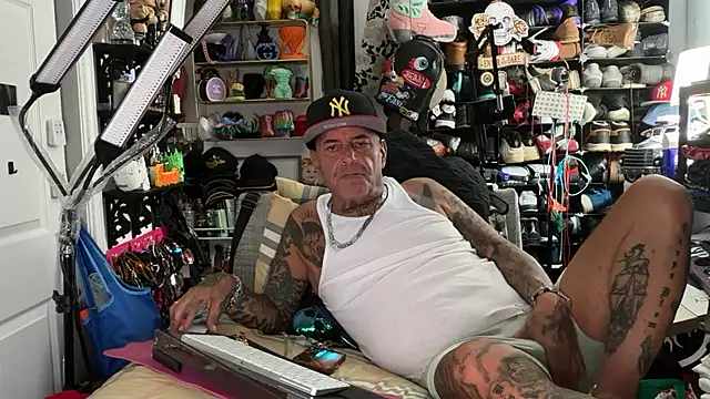 Snapshot of joeytatts66 chatting on July 2026 03:02:01 AM joeytatts66 online show from July 2026 03:02:01 AM