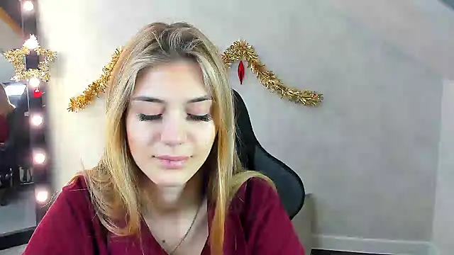 Snapshot of Cherry_Price chatting on January 2025 12:25:01 AM Cherry Price online show from January 2025 12:25:01 AM