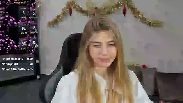 Snapshot of Cherry_Price chatting on January 2025 03:31:01 AM Cherry Price online show from January 2025 03:31:01 AM