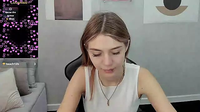 Snapshot of Cherry_Price chatting on January 2025 12:31:02 AM Cherry Price online show from January 2025 12:31:02 AM