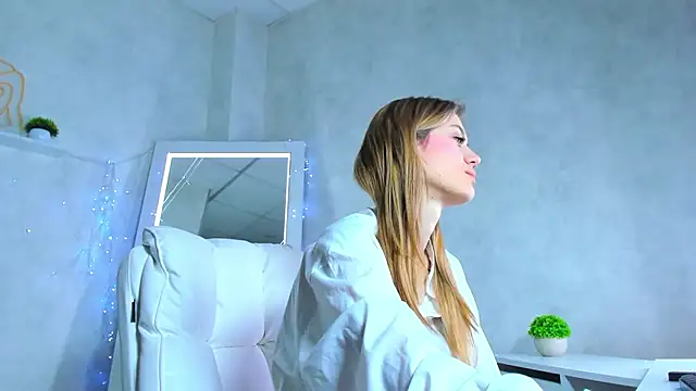 Snapshot of Cherry_Price chatting on March 2025 11:05:01 PM Cherry Price online show from March 2025 11:05:01 PM