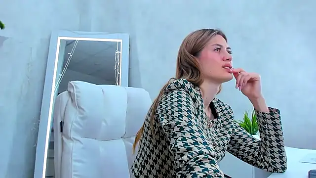 Snapshot of Cherry_Price chatting on March 2025 12:59:01 AM Cherry Price online show from March 2025 12:59:01 AM