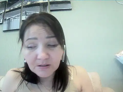 Snapshot of ClaireSunset chatting on May 2026 05:22:02 PM ClaireSunset online show from May 2026 05:22:02 PM