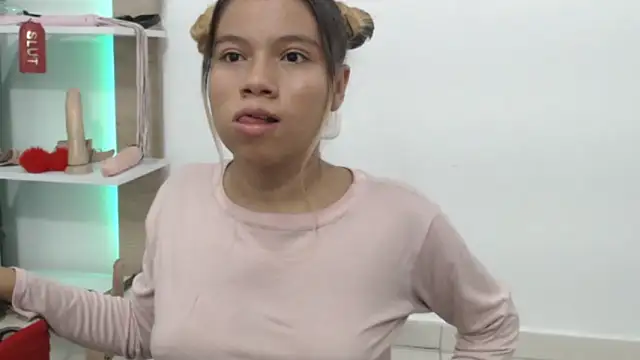 Naomi991 online show from September 2025 09:30:01 PM