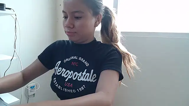 Naomi991 online show from November 2025 01:54:02 PM