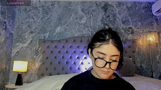 Snapshot of Belliinda_21 chatting on June 2026 07:05:01 PM Belliinda 21 online show from June 2026 07:05:01 PM