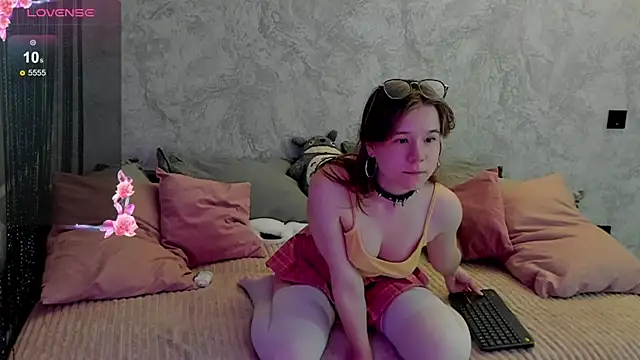 Snapshot of Hibisceae chatting on November 2025 06:32:01 PM Hibisceae online show from November 2025 06:32:01 PM