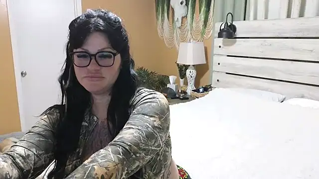 Snapshot of TexasTattooedHouseWife chatting on June 2026 05:04:02 PM TexasTattooedHouseWife online show from June 2026 05:04:02 PM