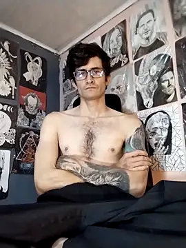 Loggan donnelly online show from February 2026 05:00:01 PM