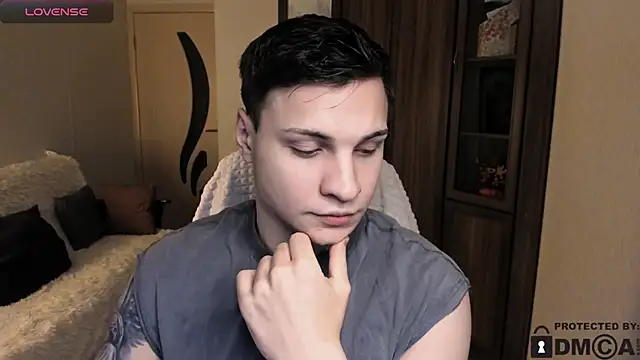 handsome guy01 online show from November 2025 06:48:02 PM