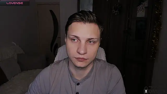 handsome guy01 online show from December 2025 07:43:01 PM