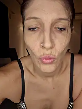 Lenchen  online show from January 2025 08:39:01 PM