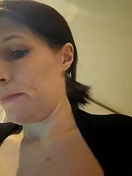 Lenchen  online show from January 2025 08:09:01 PM