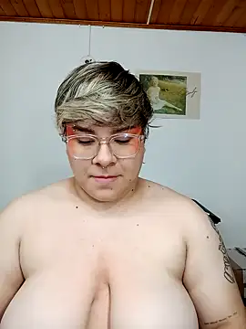 Snapshot of amalia_love chatting on February 2025 08:22:02 AM amalia love online show from February 2025 08:22:02 AM