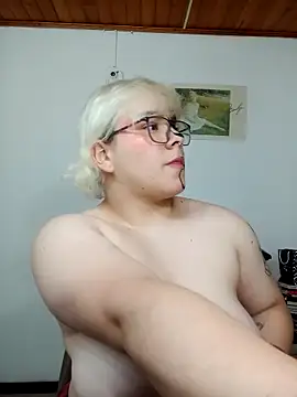 Snapshot of amalia_love chatting on November 2025 08:00:01 PM amalia love online show from November 2025 08:00:01 PM