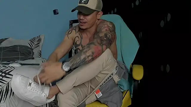 Alex motta online show from November 2025 06:18:02 AM