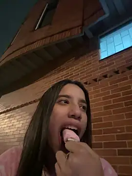 Praga Pink online show from February 2026 01:10:02 AM