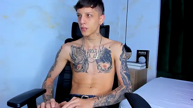 Snapshot of Adam_hard_ chatting on January 2025 07:28:01 PM Adam hard online show from January 2025 07:28:01 PM