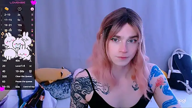 Snapshot of Alice_Hells chatting on June 2026 06:33:02 AM Alice Hells online show from June 2026 06:33:02 AM