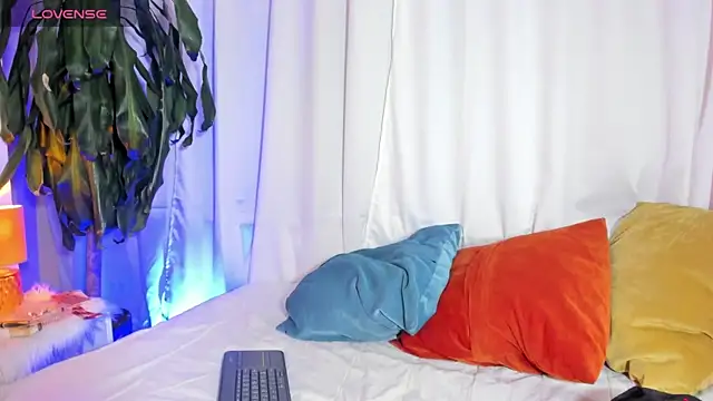 Snapshot of blaiine_colfer chatting on January 2025 04:57:02 AM blaiine colfer online show from January 2025 04:57:02 AM