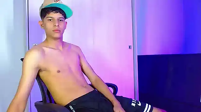 Snapshot of LiamGadiell chatting on December 2024 09:18:02 AM LiamGadiell online show from December 2024 09:18:02 AM