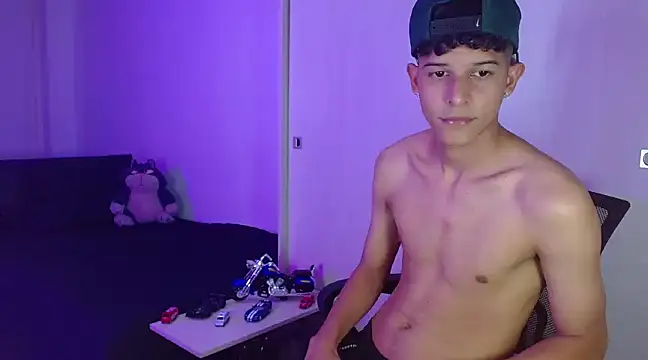 Snapshot of LiamGadiell chatting on February 2025 12:06:01 AM LiamGadiell online show from February 2025 12:06:01 AM