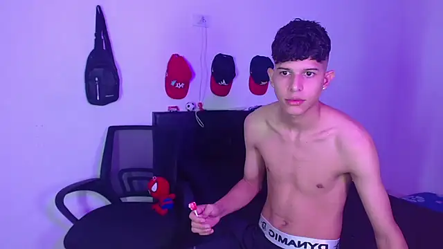 Snapshot of LiamGadiell chatting on February 2025 04:16:02 AM LiamGadiell online show from February 2025 04:16:02 AM