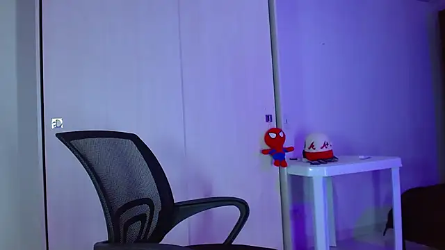 Snapshot of LiamGadiell chatting on March 2025 04:07:02 AM LiamGadiell online show from March 2025 04:07:02 AM