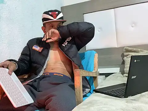 oiram27 online show from February 2025 05:23:01 AM