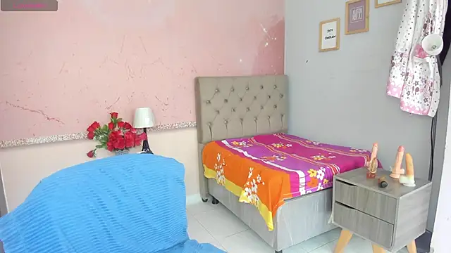 lauren rios7 online show from December 2025 02:01:01 PM