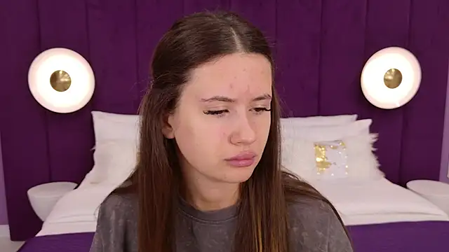 milaleoneli online show from March 2025 12:25:01 PM