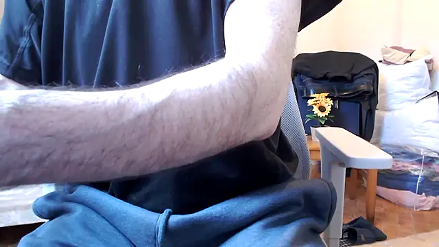 Snapshot of SteveStiffbone chatting on October 2025 03:01:01 PM SteveStiffbone online show from October 2025 03:01:01 PM