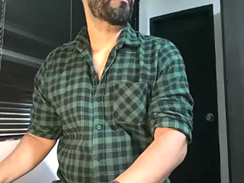 Snapshot of bruce_bigg chatting on February 2025 11:23:01 AM bruce bigg online show from February 2025 11:23:01 AM