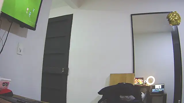 Snapshot of bruce_bigg chatting on September 2025 08:25:01 PM bruce bigg online show from September 2025 08:25:01 PM