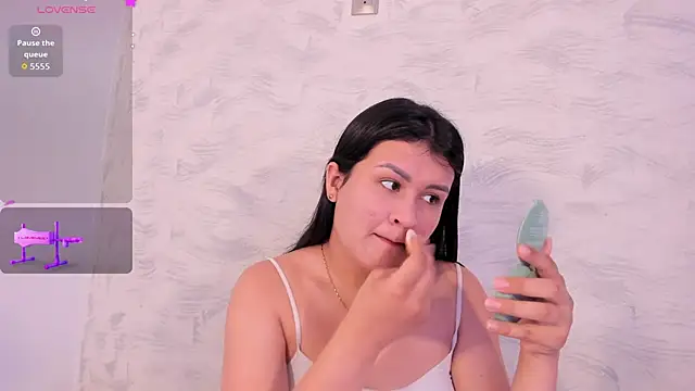 Elalove  online show from October 2025 07:03:01 PM