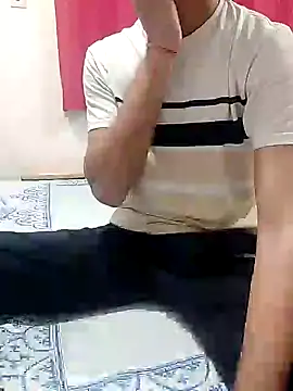 Snapshot of rahul_4u chatting on December 2024 10:01:02 PM rahul 4u online show from December 2024 10:01:02 PM