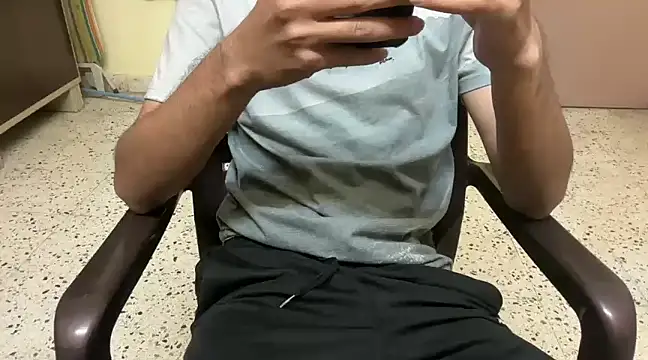 Snapshot of rahul_4u chatting on February 2025 06:26:02 PM rahul 4u online show from February 2025 06:26:02 PM