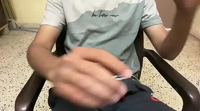 Snapshot of rahul_4u chatting on February 2025 08:12:02 AM rahul 4u online show from February 2025 08:12:02 AM