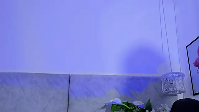 naomiii   online show from October 2025 11:58:02 AM