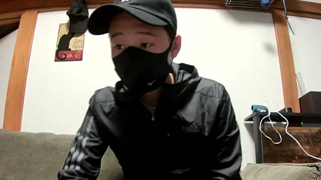 Snapshot of tuki_fu chatting on December 2024 12:19:02 PM tuki fu online show from December 2024 12:19:02 PM