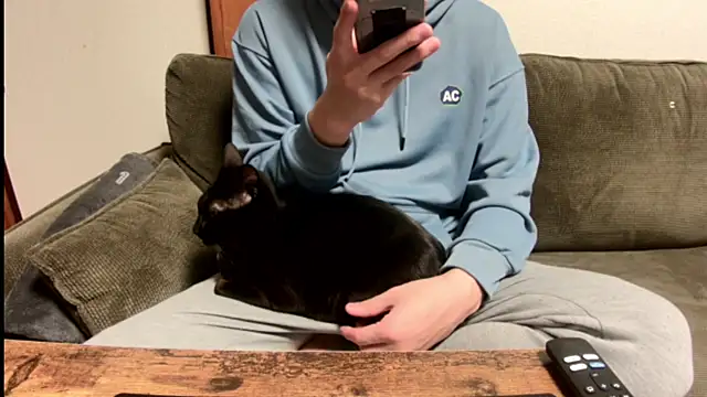 Snapshot of tuki_fu chatting on February 2025 01:08:02 PM tuki fu online show from February 2025 01:08:02 PM