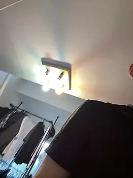 Snapshot of tuki_fu chatting on November 2025 05:17:01 AM tuki fu online show from November 2025 05:17:01 AM