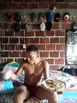 Snapshot of tayson_ chatting on January 2025 03:02:01 PM tayson online show from January 2025 03:02:01 PM