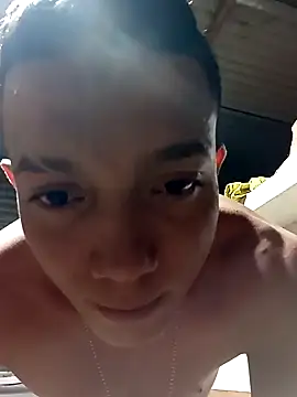 Snapshot of tayson_ chatting on January 2025 12:33:01 AM tayson online show from January 2025 12:33:01 AM