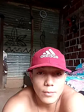 Snapshot of tayson_ chatting on January 2025 07:59:02 PM tayson online show from January 2025 07:59:02 PM