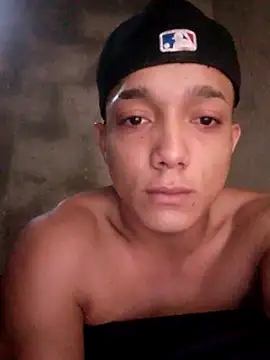 Snapshot of tayson_ chatting on November 2025 11:43:01 AM tayson online show from November 2025 11:43:01 AM