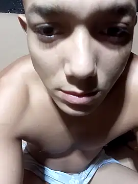Snapshot of tayson_ chatting on April 2026 10:45:02 AM tayson online show from April 2026 10:45:02 AM