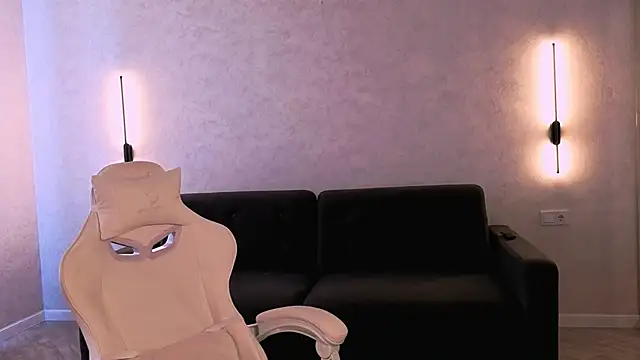 EmmaKeam online show from April 2026 06:19:01 AM